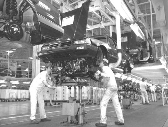 honda-30th-anniversary-in-us-1982-accord-engine-install-600-001-1