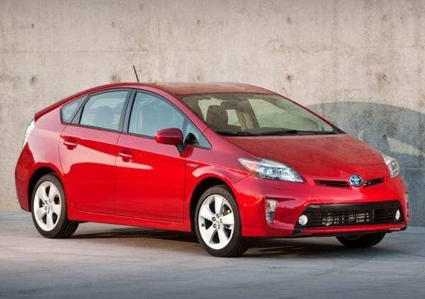 2013-toyota-prius-front-static2-600-001-1