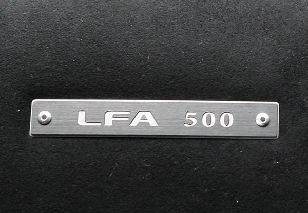 lexus-lfa-500th-serial-number-dash-badge-600-001-1