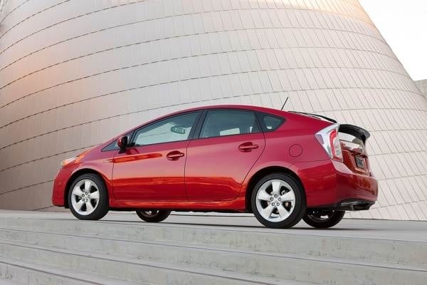 2012_toyota_prius_002-600-001-1