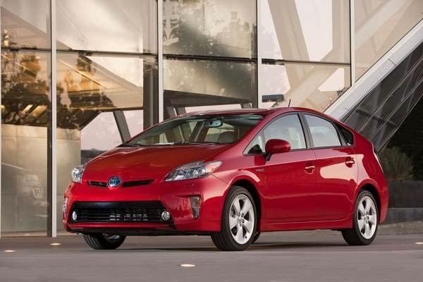 2012_toyota_prius_006-600-001-1