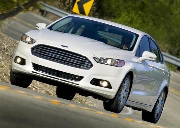 2013-ford-fusion-front-action-600-001-1