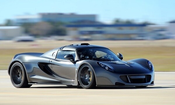 2013-hennessey-venom-gt-300-kph-record-front-action-600-001-1