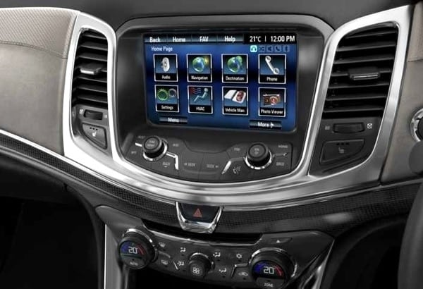 2013-holden-commodore-vf-center-display-detail-600-001-1