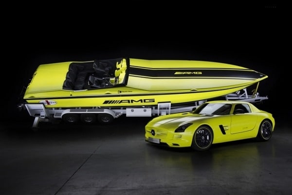mercedes-cigarette-boat-2-600-001-1