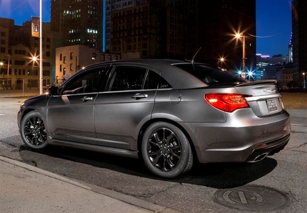 2013.5-chrysler-200-s-limited-edition-side-static-600-001-1