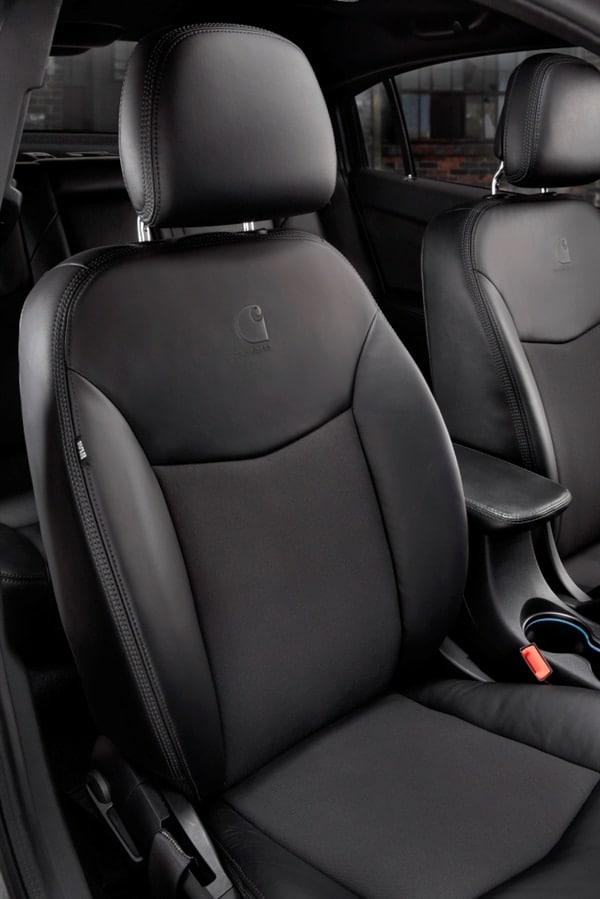 2013.5-chrysler-200s-special-edition-seat-detail-600-001-1