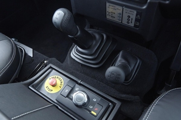 654051_electric_defender_13my_280213_02-600-001-1