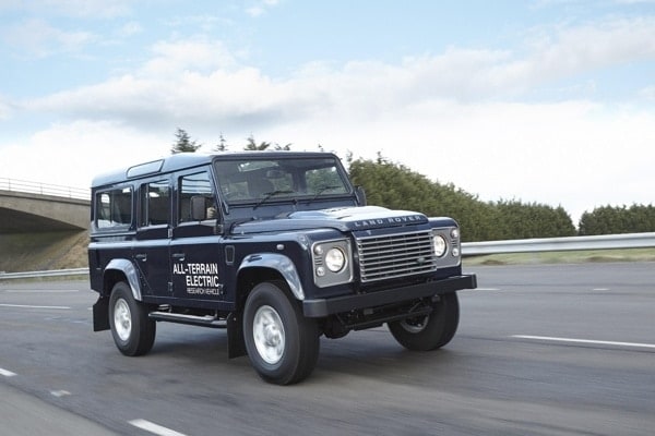 654075_electric_defender_13my_280213_07-600-001-1