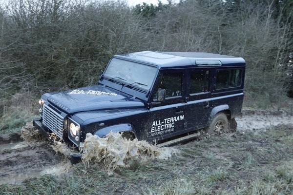 654091_electric_defender_13my_280213_14-600-001-1