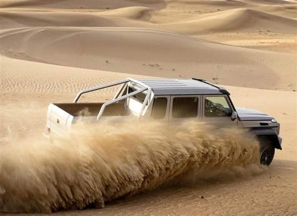 m-b-g63-amg-6×6-gray-action-throwing-sand-600-001-1