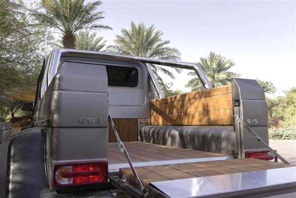 m-b-g63-amg-6×6-rear-tailgate-detail-600-001-1