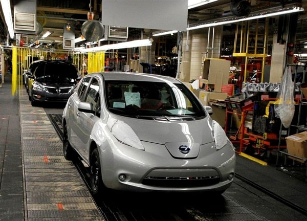 2013-nissan-leaf-assembly-in-smyrna2-600-001-1
