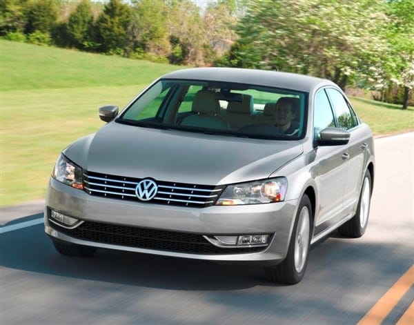 2013-volkswagen-passat-front-action-600-001