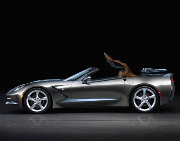 2014-chevrolet-corvette-conv-066-top-retracting-600-001