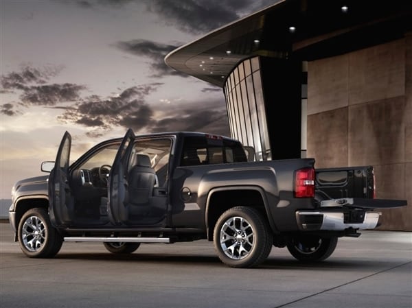 2014-gmc-sierra-crew-cabrear-static-door-open-600-001-1
