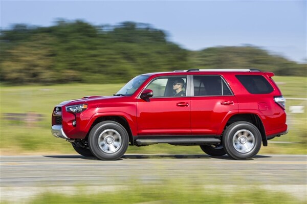 2014-toyota-4runner-action-pan-600-001