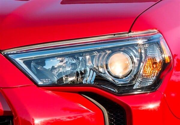 2014-toyota-4runner-headlight-teaser-600-001
