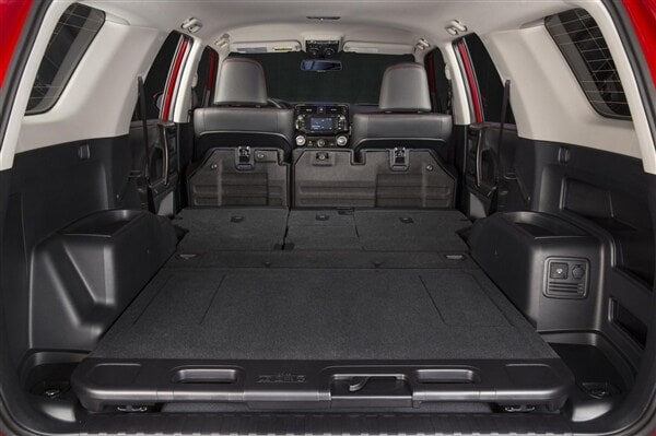 2014-toyota-4runner-interior-detail-seats-folded2-600-001