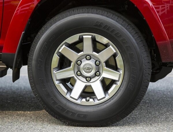 2014-toyota-4runner-new-17-alloy-wheel-detail-600-001