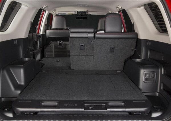 2014-toyota-4runner-rear-seats-folded-detail1-600-001