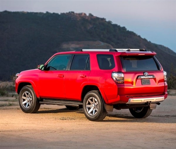 2014-toyota-4runner-rear-static-600-001