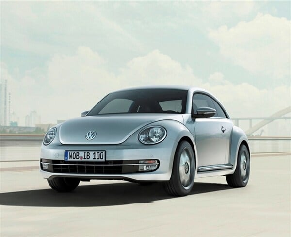 2014-volkswagen-ibeetle-front-action2-600-001
