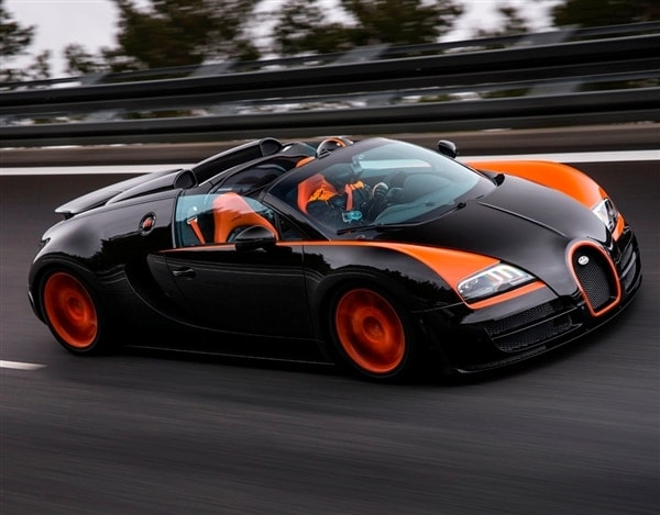 bugatti-164-veyron-grand-sport-vitesse-front-pan-action-600-001-1