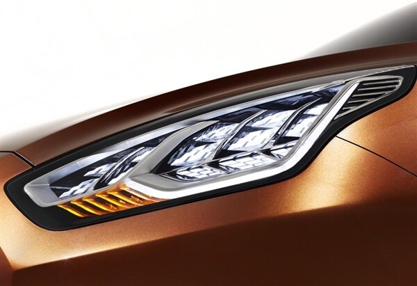 ford-escort-concept-headlamp-detail-600-001