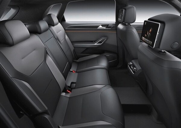 volkswagen-crossblue-concept-rear-interior-detail-600-001
