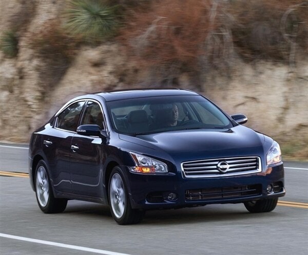 2013-nissan-maxima-front-action-600-001