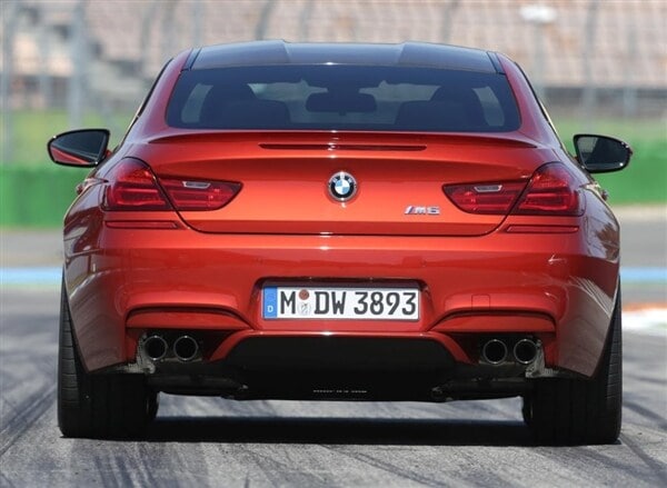 2014-bmw-m6-competition-package-tail-on-action-600-001