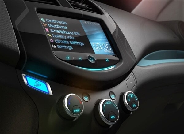 2014-chevrolet-spark-ev-mylink-display-600-001