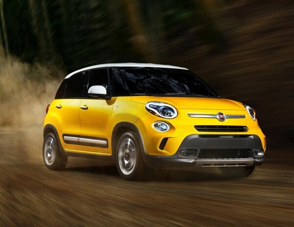 2014-fiat-500l-trekking-front-action-600-001