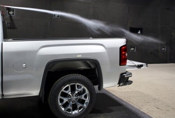 2014-gmc-sierra-regular-cab-wind-tunnel-tailgate-open-600-001