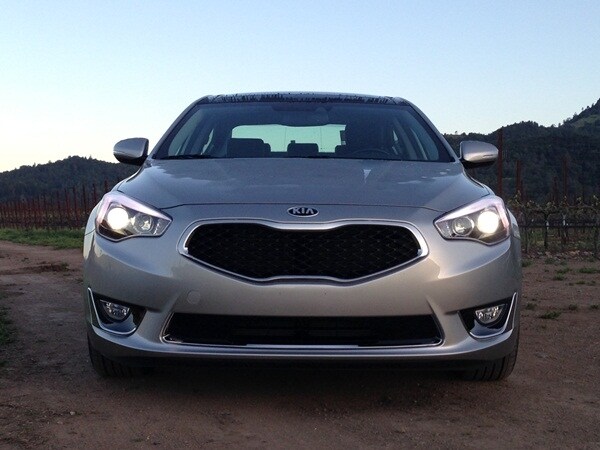 2014-kia-cadenza-front1-600-001