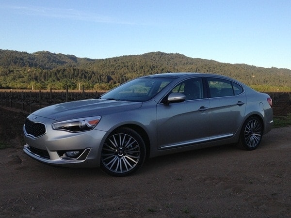 2014-kia-cadenza-front34b-600-001