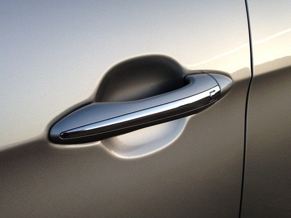 2014-kia-cadenza-handle-600-001