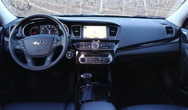 2014-kia-cadenza-interior-600-001