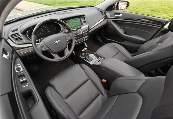 2014-kia-cadenza-interior-front-600-001