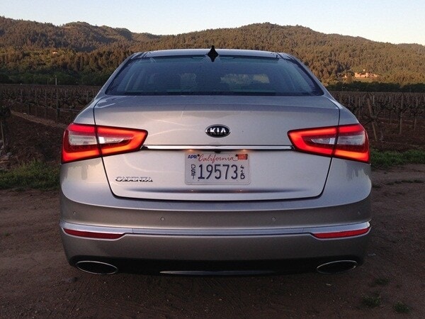 2014-kia-cadenza-rear-600-001