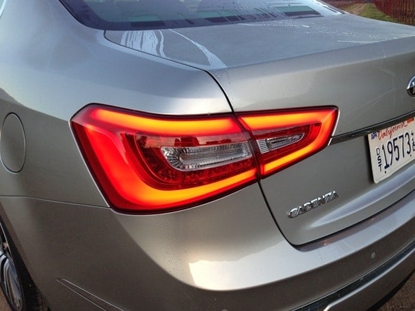 2014-kia-cadenza-taillight-600-001