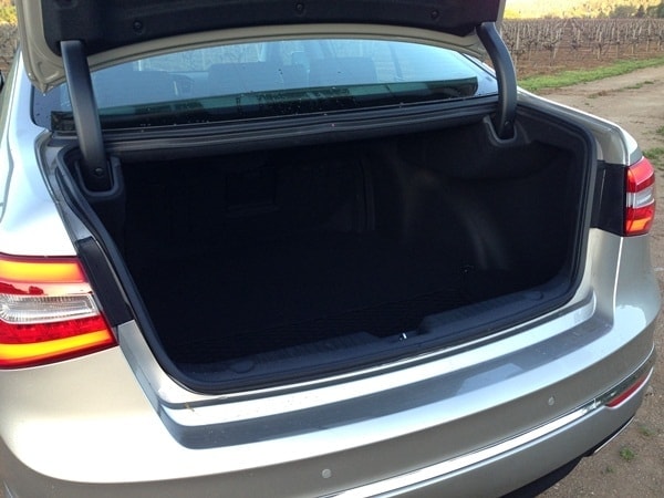 2014-kia-cadenza-trunk-600-001