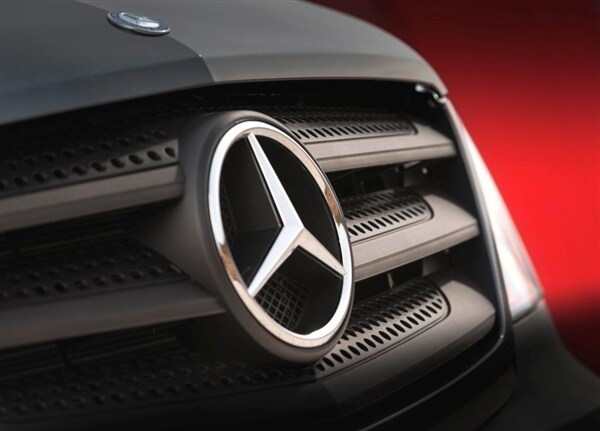 2014-m-b-sprinter-van-grille-detail-600-001