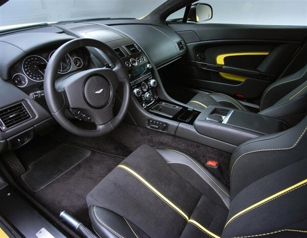 2015-aston-martin-v12-vantage-s-interior-detail1-600-001