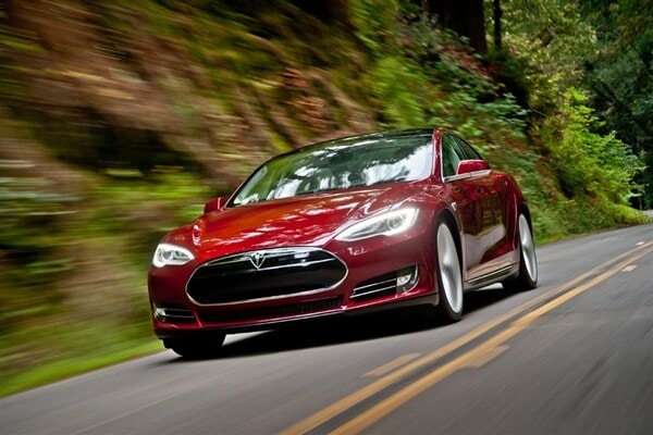 tesla-model-s-front-action-600-001