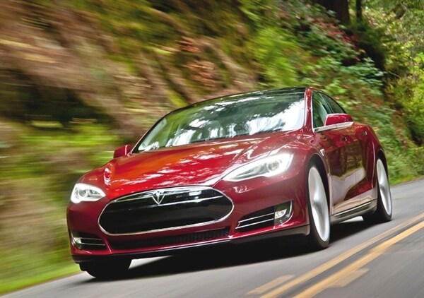 2012-tesla-model-s-front-action2-600-001