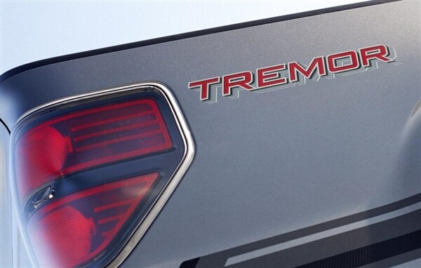 2014-ford-f150-tremor-badge-detail-600-001