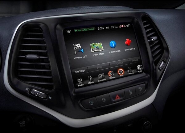 2014-jeep-cherokee-front-interior2-600-001