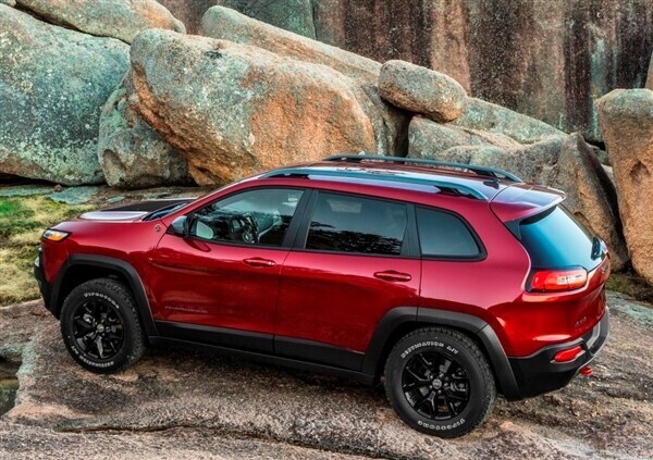 2014-jeep-cherokee-static-profile2-600-001